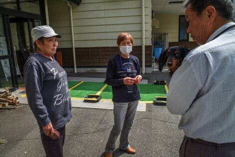  Fukushima, Japon Avril 2016. Habitants de la ville de Namie, autorisé temporairement à venir récupérer des affaires personnel.